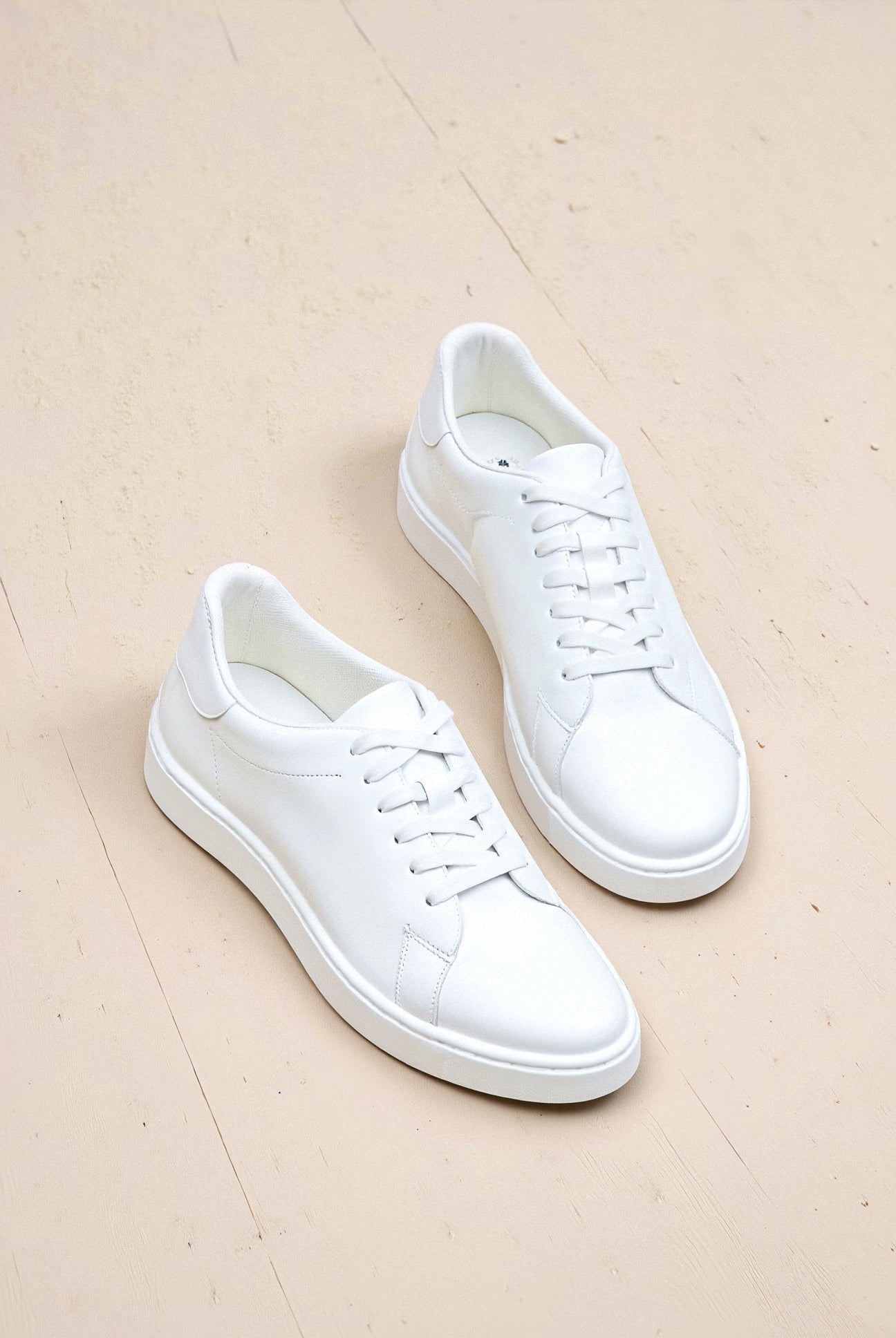 AVEREI CLASSIC SNEAKER